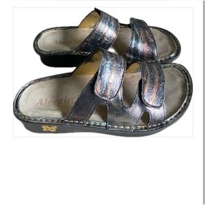 Algeria sandals size 38.